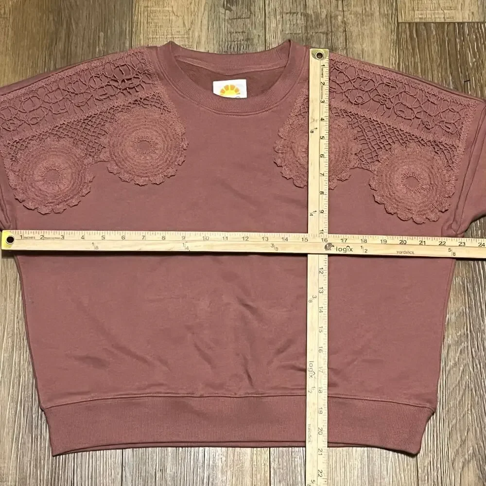 C&C California Lace Daisy Sweatshirt sweater Pullover Mauve Rose M Preppy Boho - Picture 7 of 7